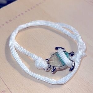NWT 🏝️ SILVER SEA TURTLE TURQUOISE BLUE PEBBLES SAND WHITE STRETCH ROPE BRACELET